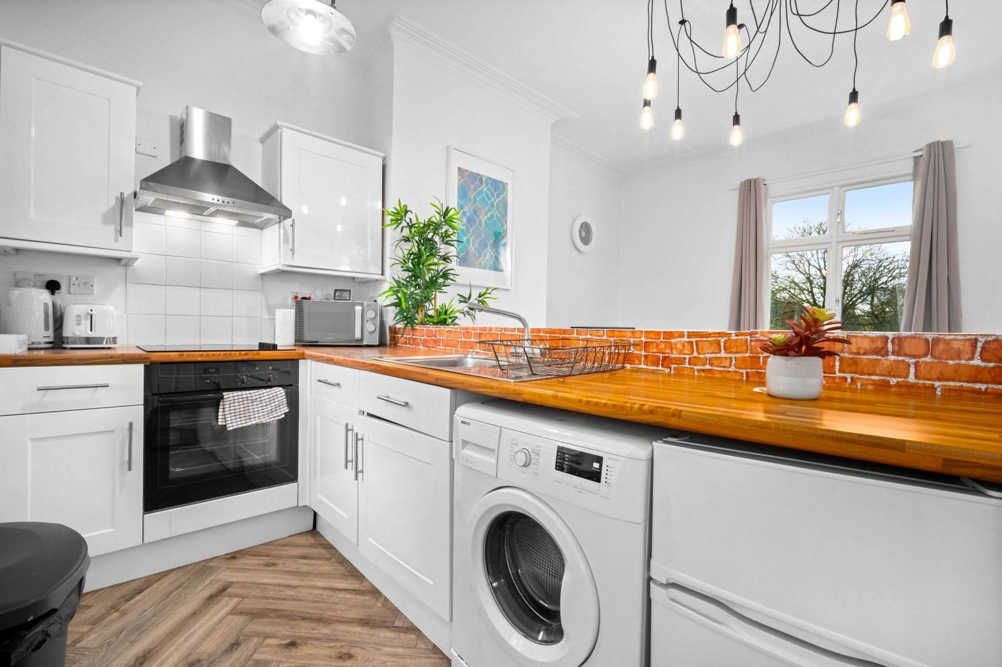 Luxury Apartment - Wolverhampton - Netflix - Smart Tv - Fast Wifi - 7Apc المظهر الخارجي الصورة