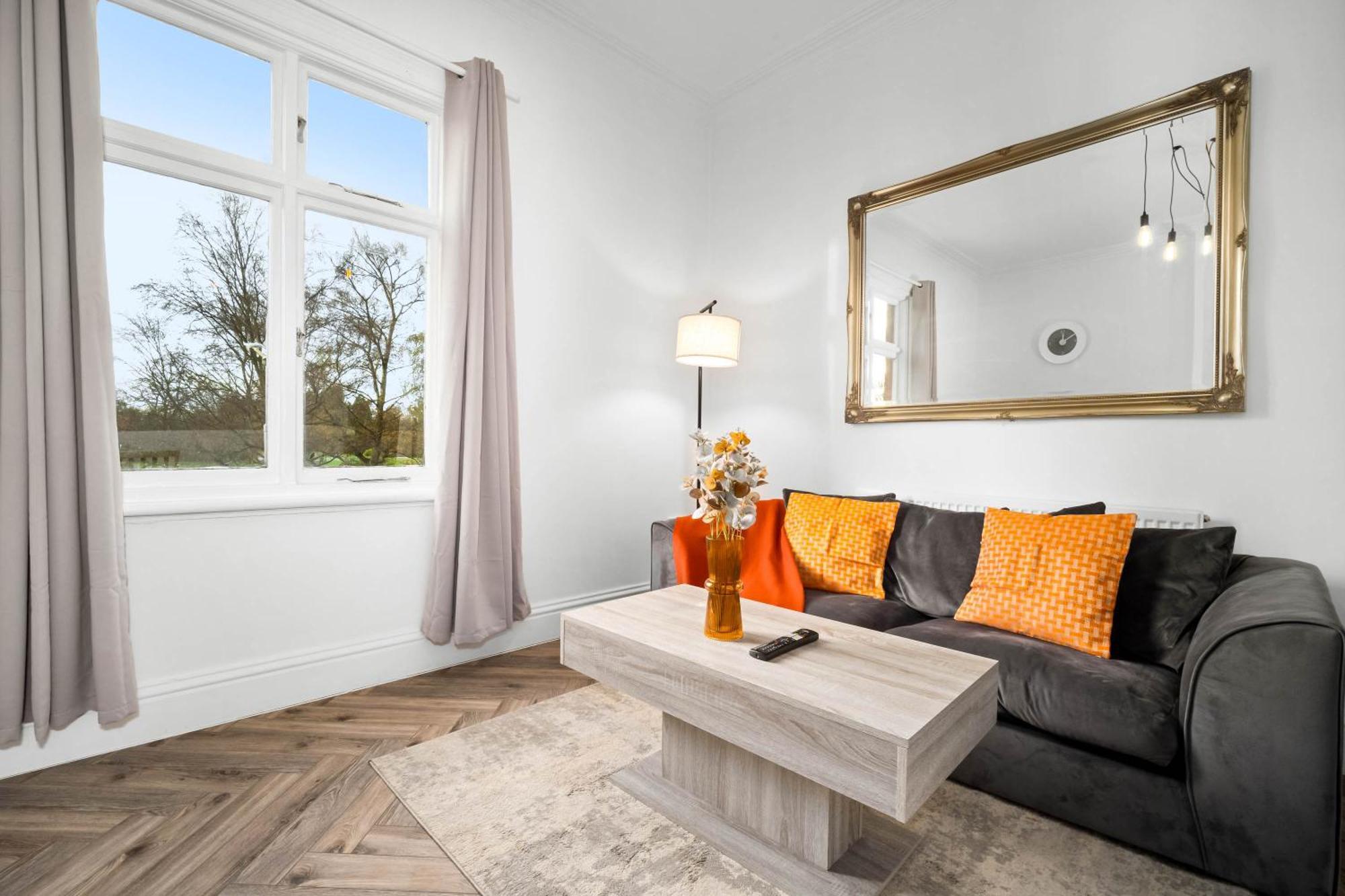 Luxury Apartment - Wolverhampton - Netflix - Smart Tv - Fast Wifi - 7Apc المظهر الخارجي الصورة